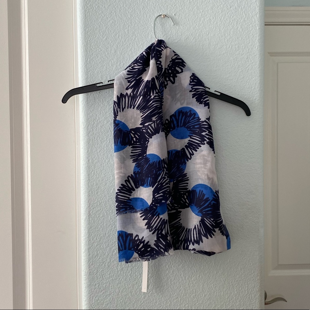 NWT Your Face Scarf